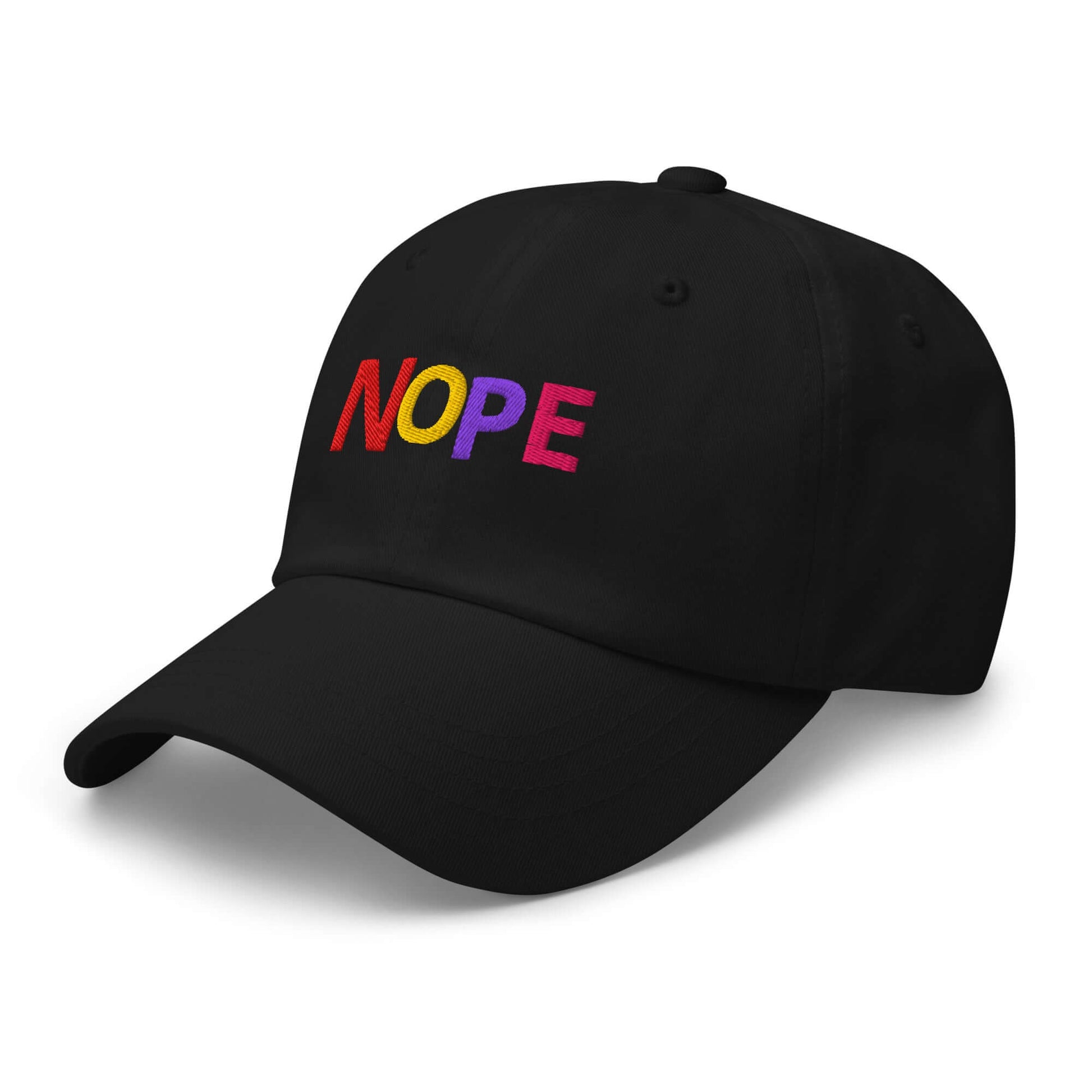 GORRA NOPE bordada en negro, diseño urbano unisex ideal para estilo streetwear.